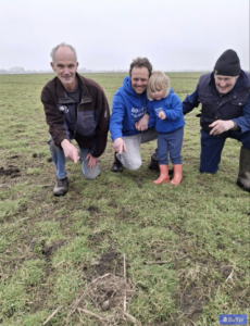 Eerste kievitsei Noord Holland gevonden bij Boeren van Amstel