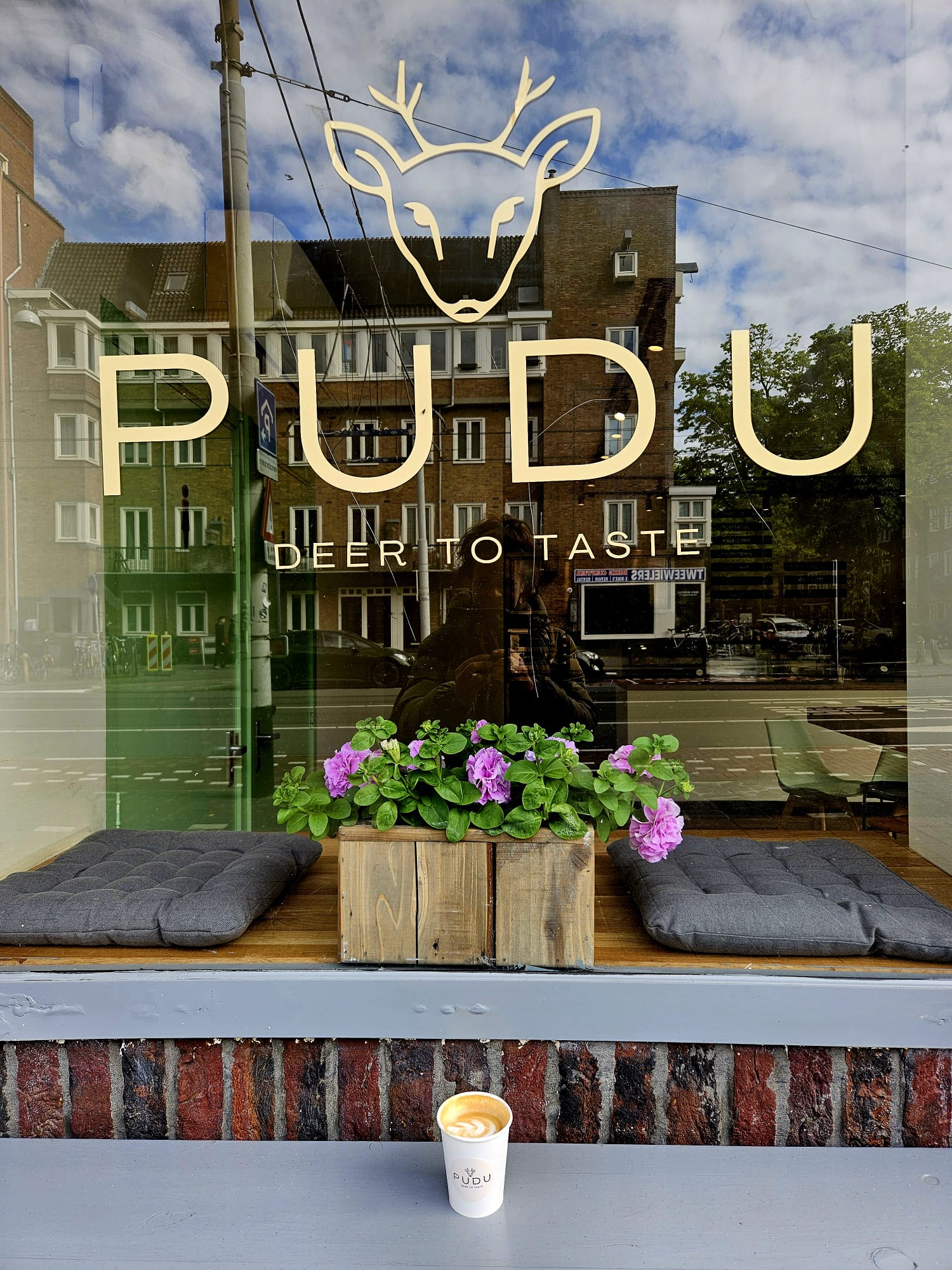 https://boerenvanamstel.nl/wp-content/uploads/2026/06/Pudu-Jan-Evertsenstraat-Boeren-van-Amstel-2.jpeg